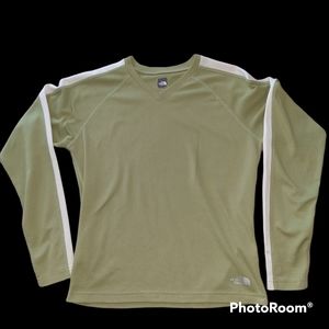 The North Face Vapor Wick Long Sleeve Top